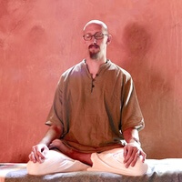 Tobi Warzinek mindfulness counselor in Phuket